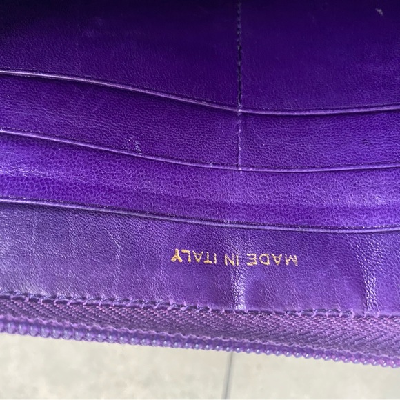 Vintage Prada purple quilted zip around wallet - Picture 4 of 12
